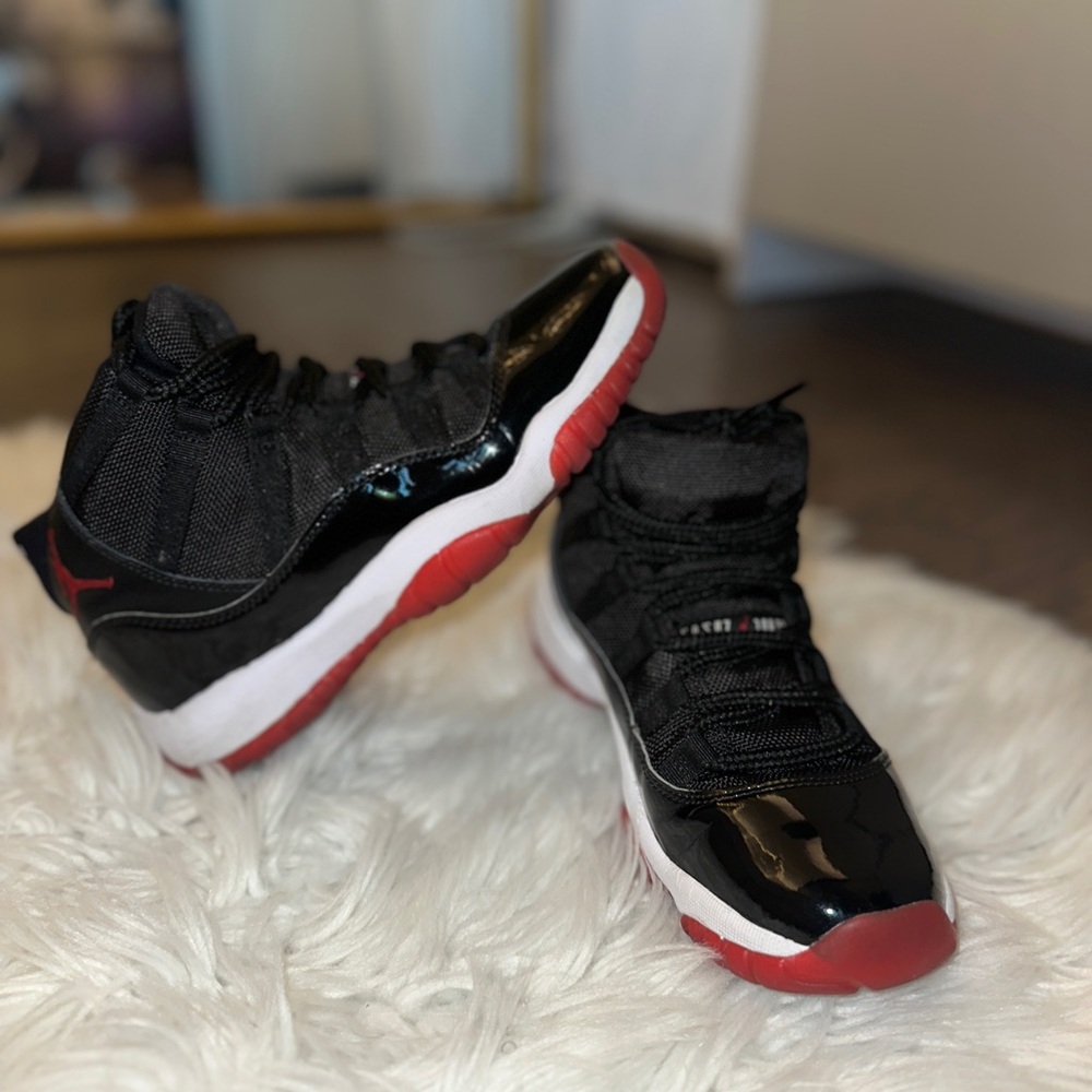 Youth Jordan Bred 11s
